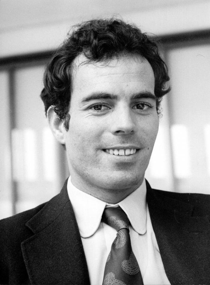 Hasta 15 objetos fueron analizados para determinar la paternidad de Julio Iglesias