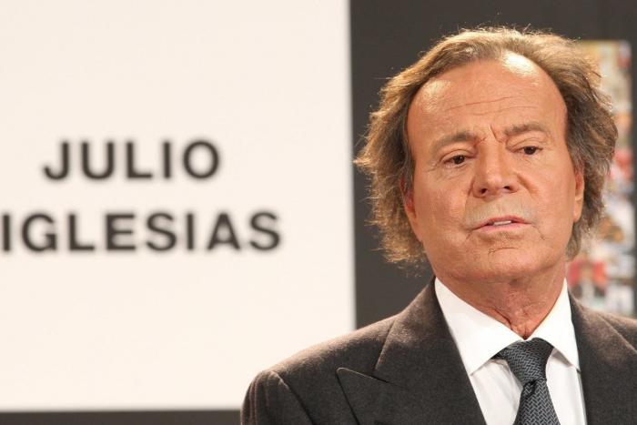 Hasta 15 objetos fueron analizados para determinar la paternidad de Julio Iglesias