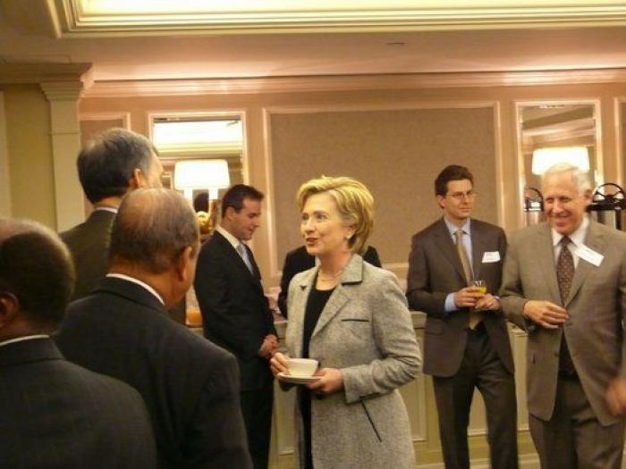 Nuevos emails publicados de Clinton revelan que ciberpiratas rusos intentaron hackear su cuenta