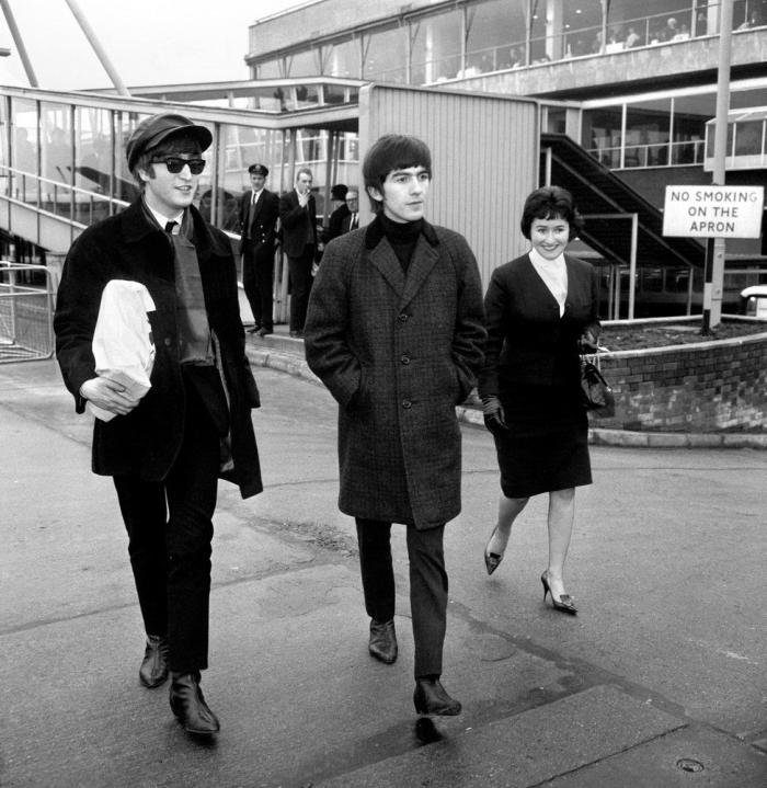 Yoko Ono tuitea una foto de las gafas de John Lennon para protestar contra el uso de armas (FOTOS)