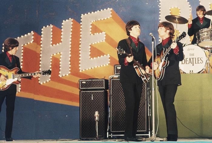 Ariana Grande iguala un récord histórico de Los Beatles