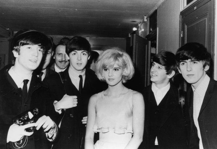 Ariana Grande iguala un récord histórico de Los Beatles