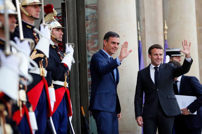 Macron invita a Sánchez a la reunión del G-7