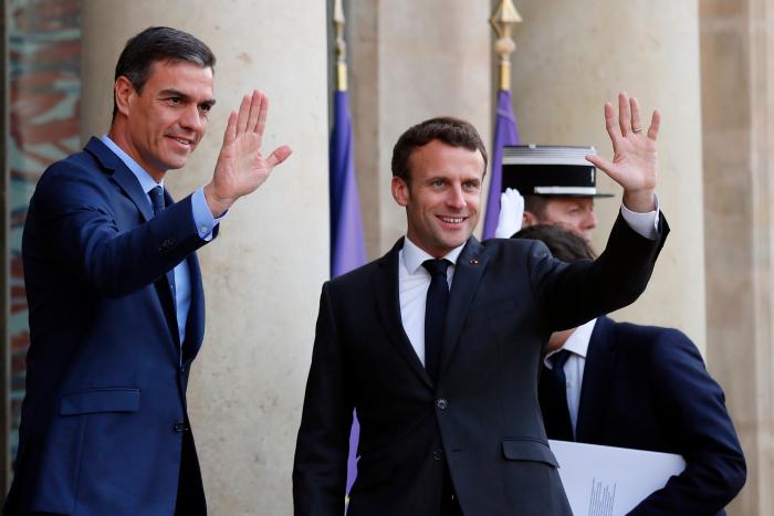 Macron invita a Sánchez a la reunión del G-7