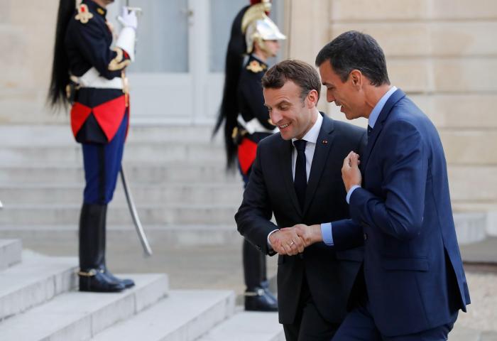 Macron invita a Sánchez a la reunión del G-7