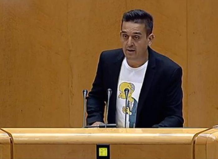 Las mejores camisetas de Compromís (FOTOS)