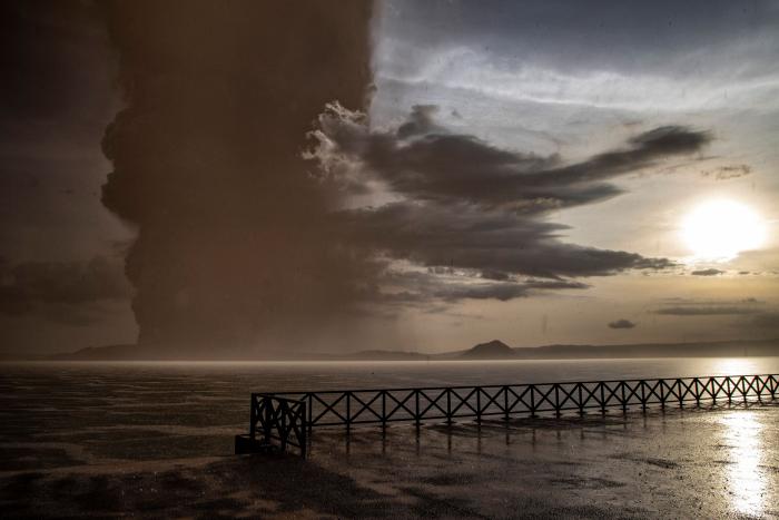 El volcán Taal ya ha desplazado a 30.000 personas y amenaza con una "erupción explosiva"