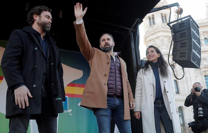 Esta foto arrasa con 8.000 retuits en menos de un día: fíjate en qué le han dibujado a Sánchez