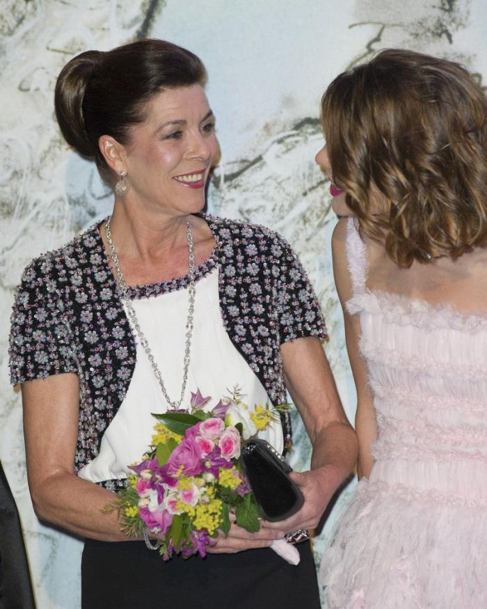 Charlene de Mónaco da a luz a una niña y al niño que será el heredero