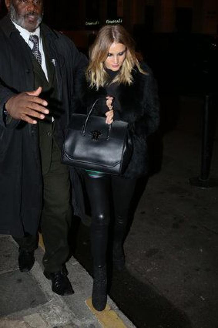 Los impresionantes escotes de Versace en la Semana de la Moda de Paris