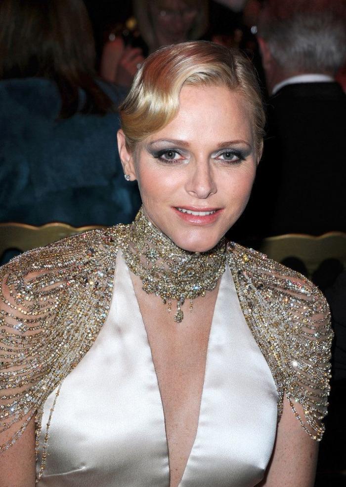 Charlene de Mónaco da a luz a una niña y al niño que será el heredero