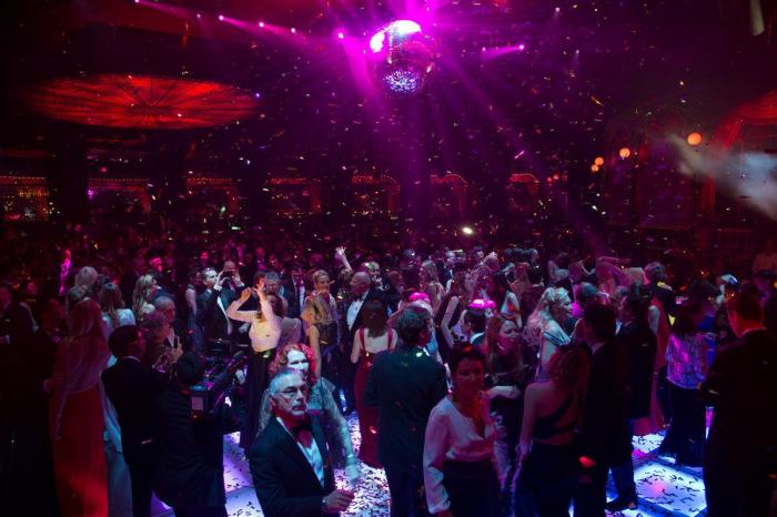 Charlene de Mónaco da a luz a una niña y al niño que será el heredero