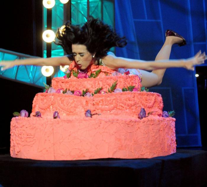 Katy Perry, obligada a retirar unos zapatos de su colección tras ser acusada de racismo