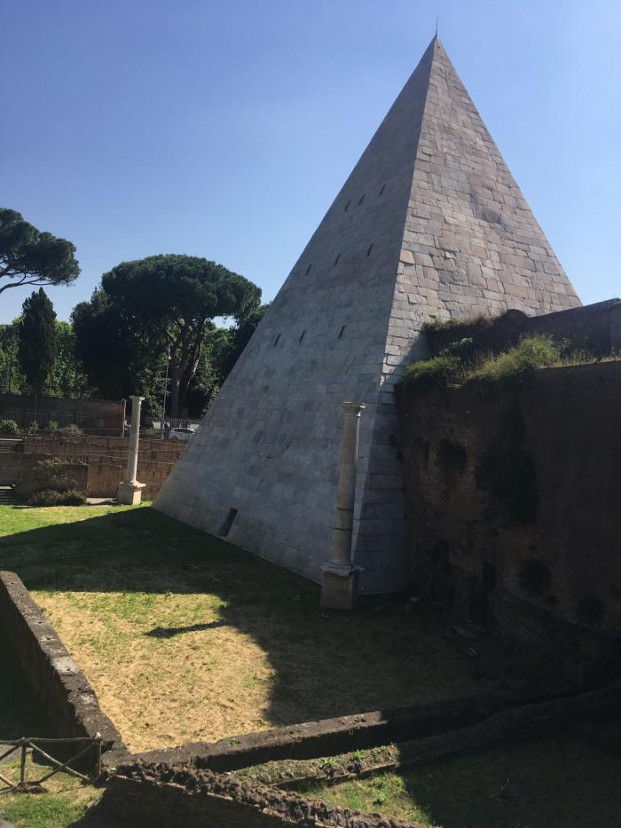 La reseña que un español dejó en Google sobre un club de striptease ya es HISTORIA de Twitter