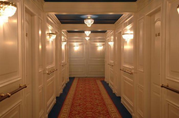 ¡Sí que cabía en la tabla! Kate Winslet recrea un final alternativo de 'Titanic'