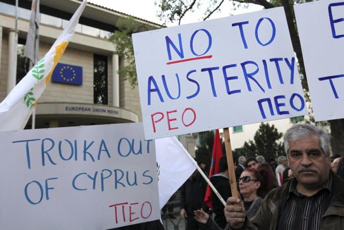 La UE acuerda el rescate de Chipre por 10.000 millones de euros (FOTOS)
