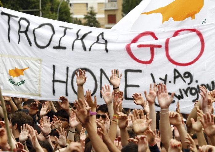 La UE acuerda el rescate de Chipre por 10.000 millones de euros (FOTOS)