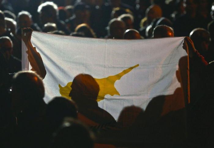 La UE acuerda el rescate de Chipre por 10.000 millones de euros (FOTOS)