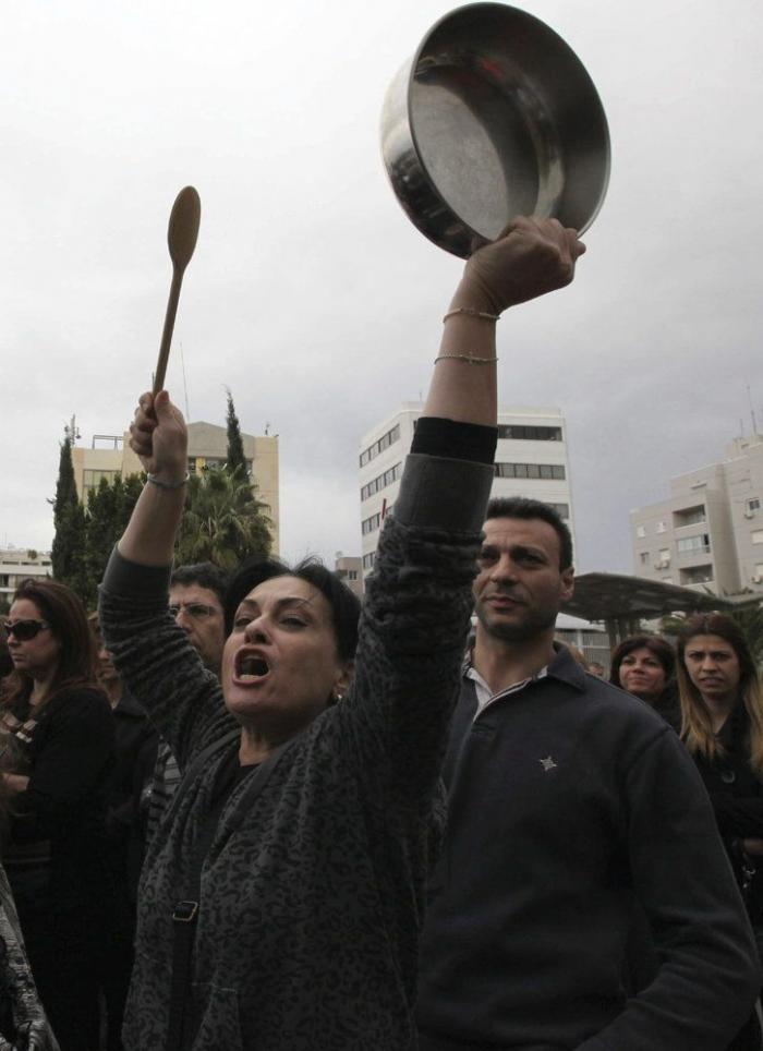 La UE acuerda el rescate de Chipre por 10.000 millones de euros (FOTOS)