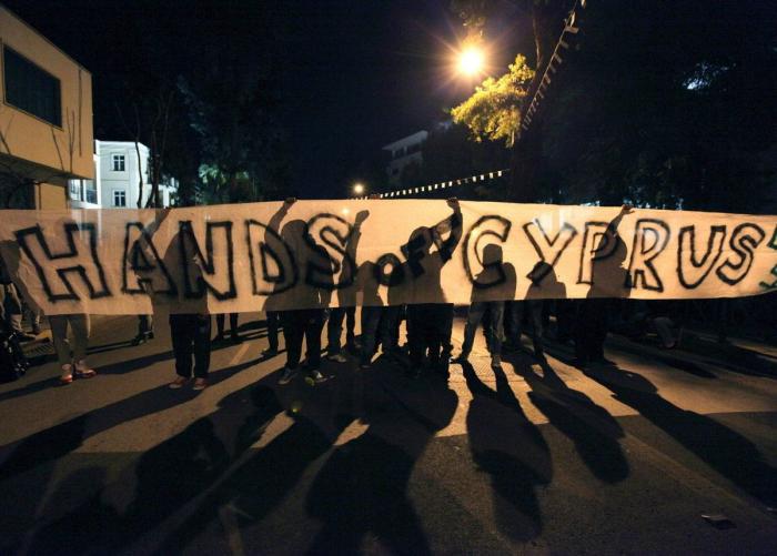 La UE acuerda el rescate de Chipre por 10.000 millones de euros (FOTOS)