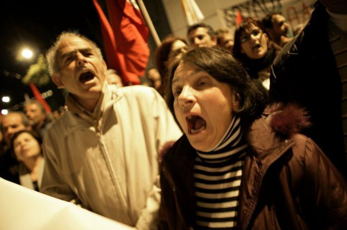 La UE acuerda el rescate de Chipre por 10.000 millones de euros (FOTOS)