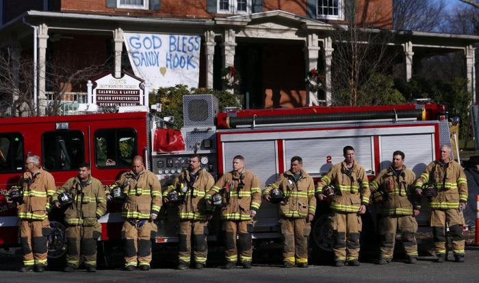 Canta la canción en lengua de signos para que sus padres, sordos, la entiendan (VÍDEO)
