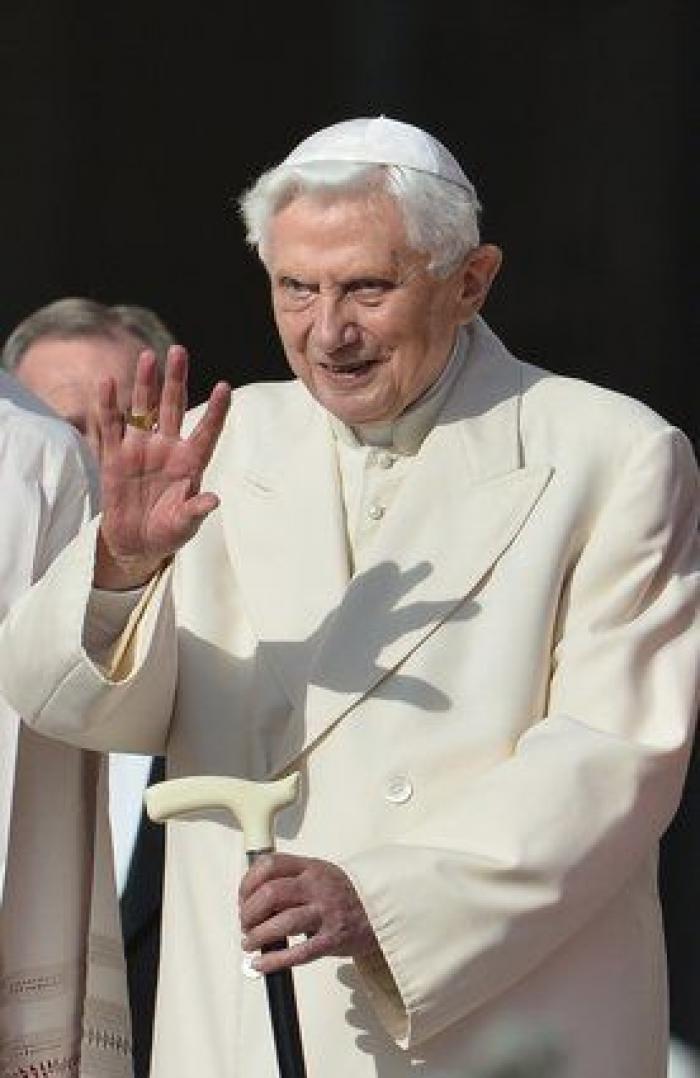 Francisco y Benedicto se reencuentran ante 40.000 ancianos (FOTOS)