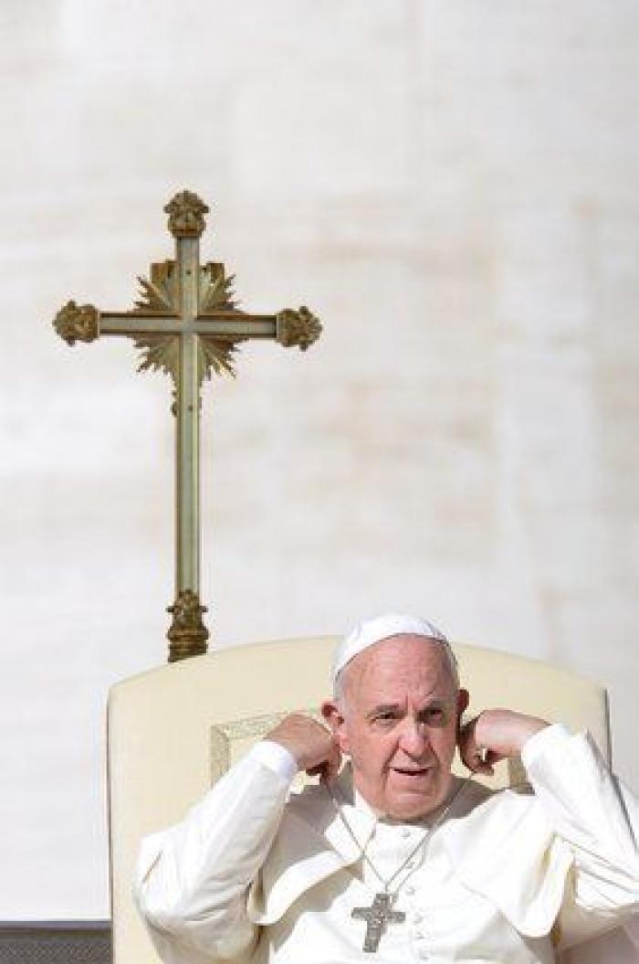 Francisco y Benedicto se reencuentran ante 40.000 ancianos (FOTOS)