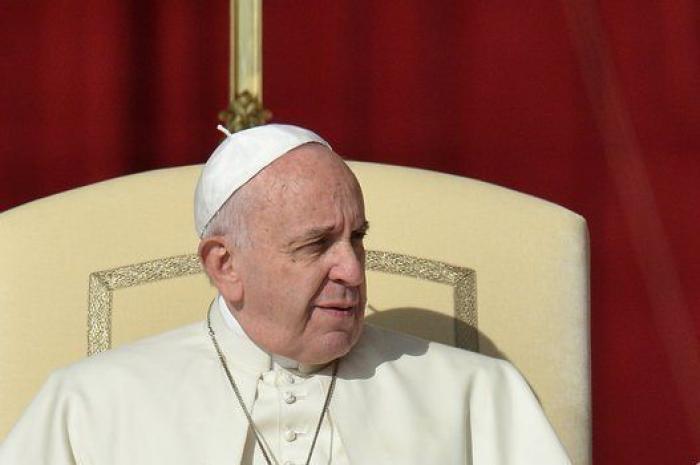 Francisco y Benedicto se reencuentran ante 40.000 ancianos (FOTOS)