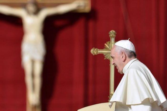 Francisco y Benedicto se reencuentran ante 40.000 ancianos (FOTOS)