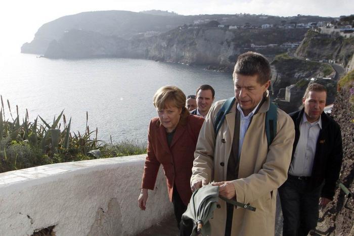 Merkel, de vacaciones en la isla sureña italiana de Ischia junto a su marido (FOTOS)