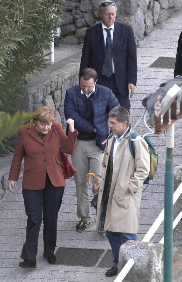 Merkel, de vacaciones en la isla sureña italiana de Ischia junto a su marido (FOTOS)