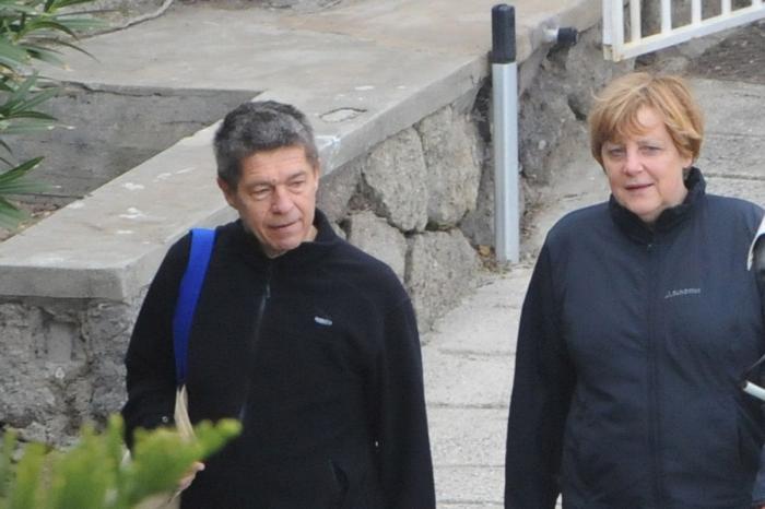 Merkel, de vacaciones en la isla sureña italiana de Ischia junto a su marido (FOTOS)
