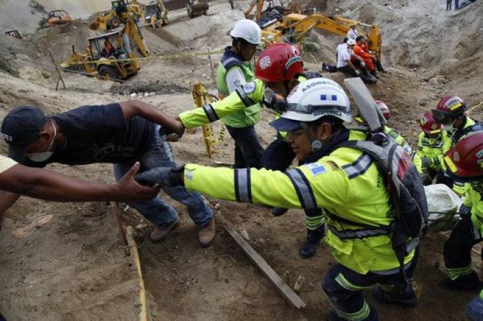 Los equipos de rescate descartan hallar supervivientes del alud en Guatemala