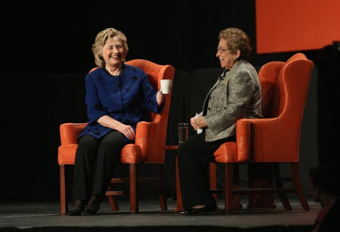 El 'selfie' de Kim Kardashian y Hillary Clinton, a la que llama presidenta