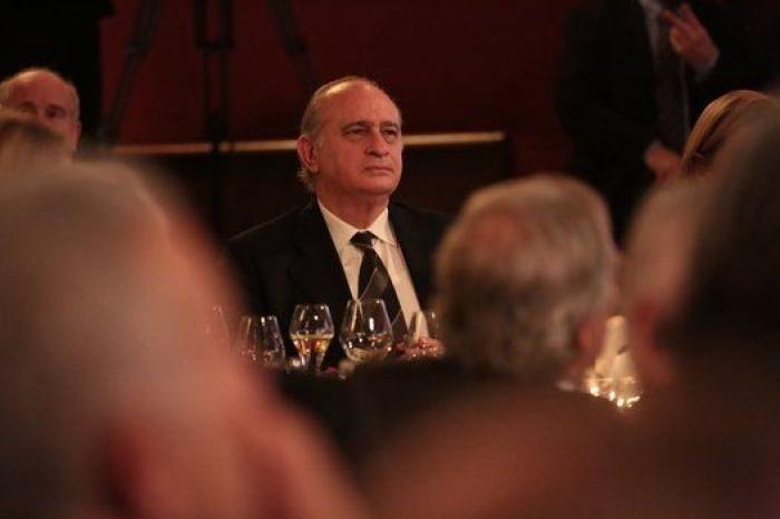 Fernández Díaz justifica su reunión con Rato porque este recibió tuits amenazantes