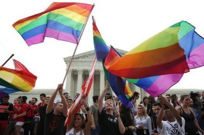 El aplaudido discurso de graduación de un chico gay en un colegio católico