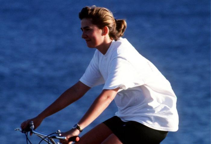 La Audiencia rebaja la fianza de la infanta de 2,6 millones a 449.525 euros