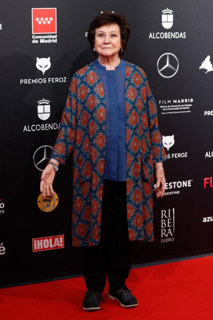 Leticia Dolera muestra la nota de un vecino que se encontró al llegar de los Feroz