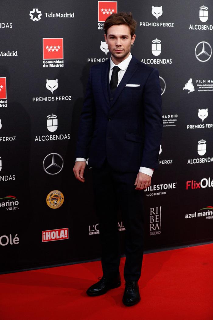 Leticia Dolera muestra la nota de un vecino que se encontró al llegar de los Feroz