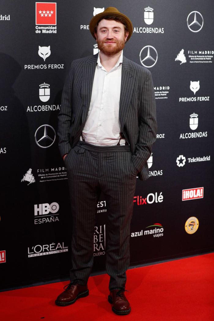 Leticia Dolera muestra la nota de un vecino que se encontró al llegar de los Feroz