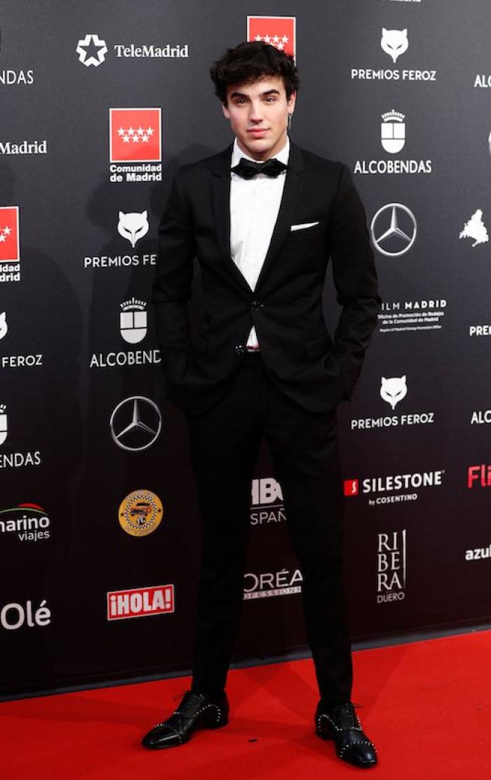 Leticia Dolera muestra la nota de un vecino que se encontró al llegar de los Feroz