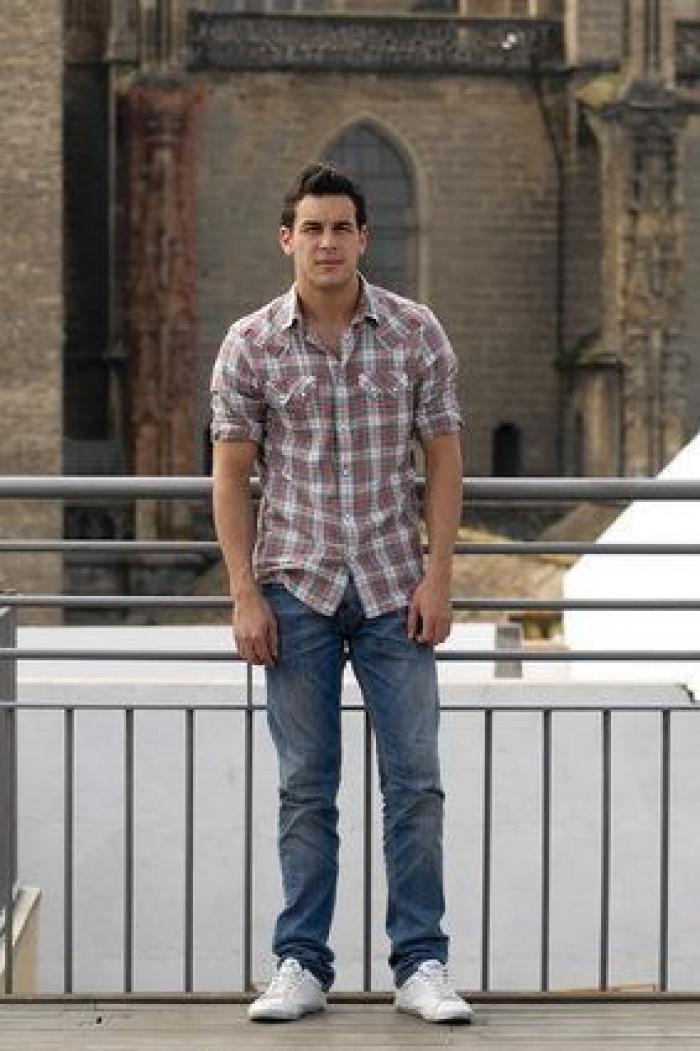 Cuántos años tienen los padres de Mario Casas