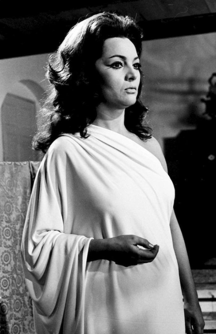 Muere Sara Montiel: la actriz y cantante ha muerto a los 85 años (FOTOS, VÍDEOS)