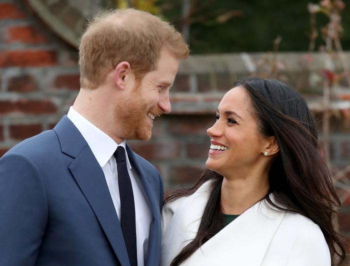 El momento 'tierra, trágame' de Meghan Markle con este vestido rojo en Tonga
