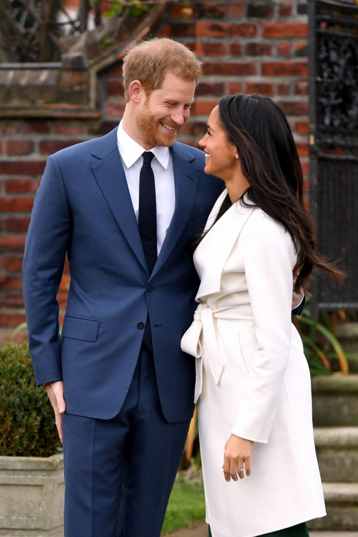 El momento 'tierra, trágame' de Meghan Markle con este vestido rojo en Tonga
