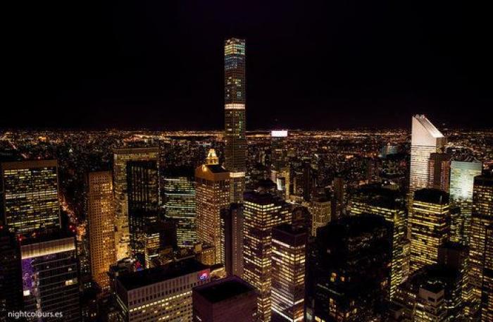 Una décima mujer acusa al gobernador de NY de besarla sin su consentimiento