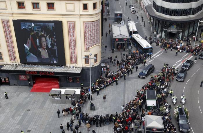 Despedida multitudinaria a Sara, despedida íntima a María Antonia (FOTOS)