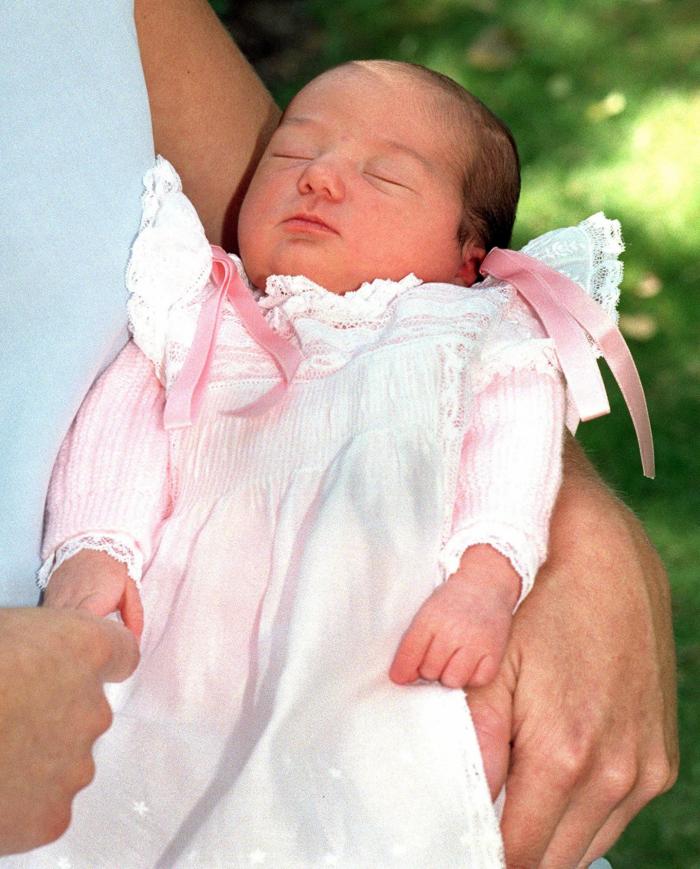 Una experta en estética política señala lo que hacía realmente Victoria Federica en esta escena