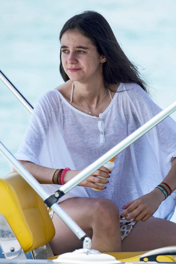 Una experta en estética política señala lo que hacía realmente Victoria Federica en esta escena